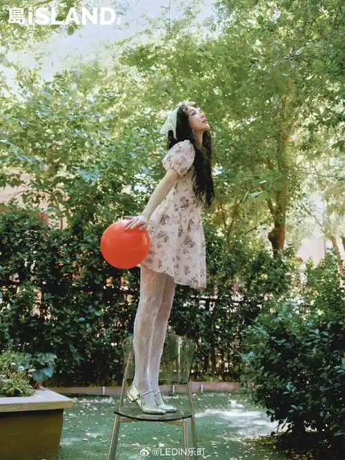 漫步林间光影94  关 带#乐町心动连衣裙#转发,抽1位粉丝送徐梦洁