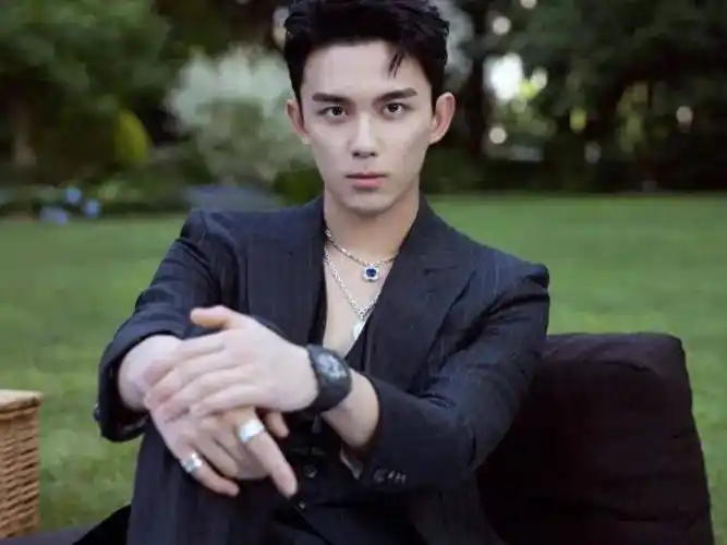 吴磊恋情疑曝光?自爆和爱人在一起,网友扒出更多内幕_胡歌_绯闻_感情