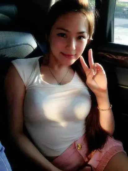 g罩游戏女神"熊熊"王毓菲网上晒胸 再引宅男疯狂