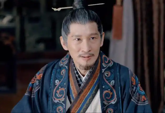 比如2015年凭借《琅琊榜》人气大涨的王劲松老师,他在《琅琊榜》里