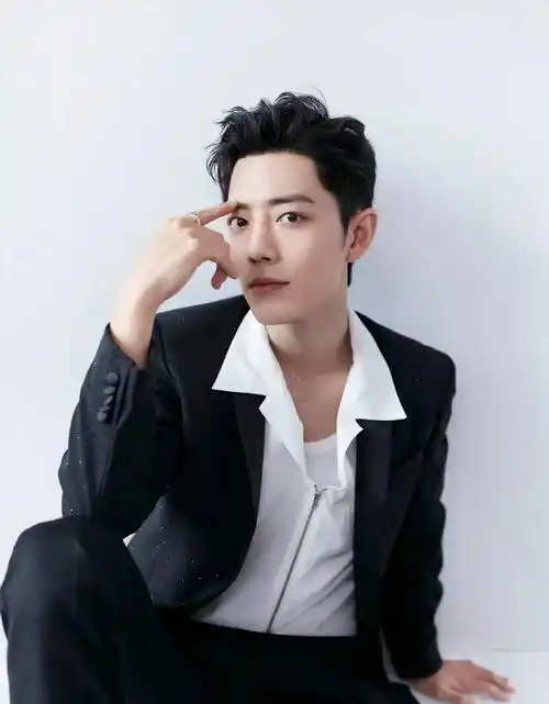 男明星流量排行榜:任嘉伦朱一龙上榜,看到第一名副其实_顶流_低调