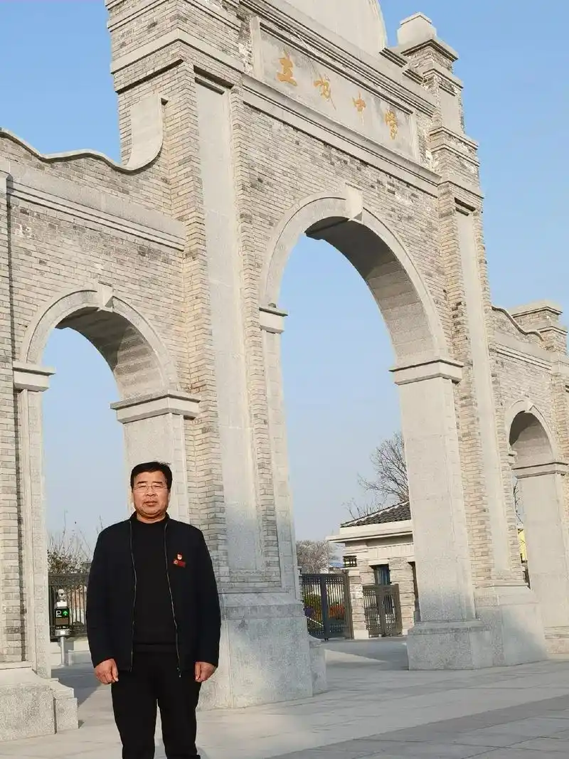 感谢立诚中学同事们一年多来的关照与支持,时光虽然短暂,美好记 - 抖