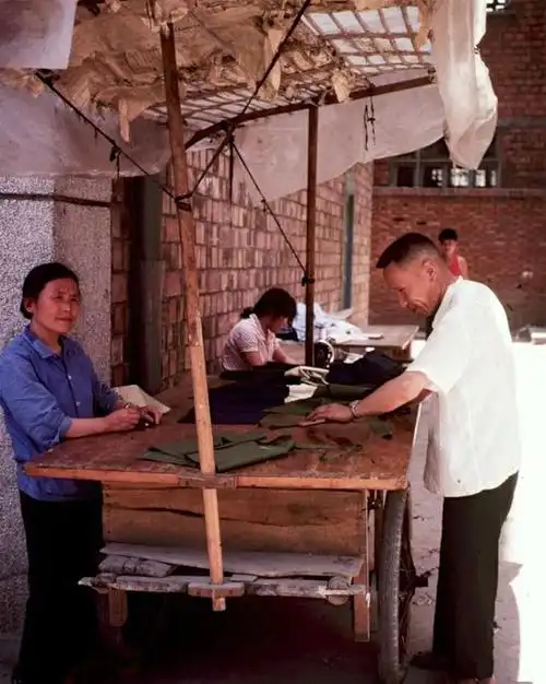 中国80年代最真实的50张老照片无比怀念美好的回忆