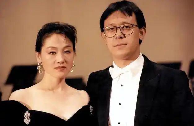 王姬:儿子有智力障碍,自己被骗光积蓄,却让女儿上交10年工资|演员|姜