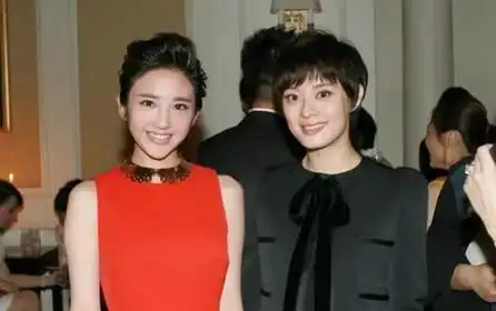 孙俪算不算顶级大美女看了她和章子怡等人的合照就有答案了