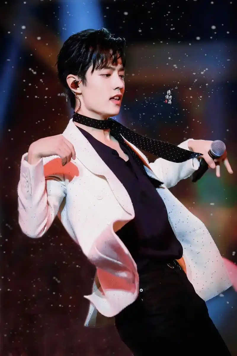 肖战 #笑容杀 #壁纸 100张是抖音的极限,不是我04 - 抖音