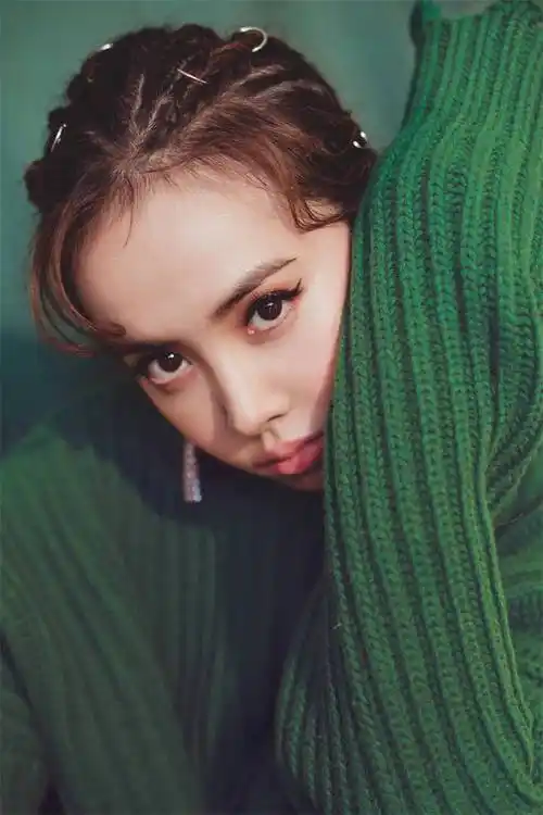 40多岁的蔡依林画起野生眉妆来减龄又时尚