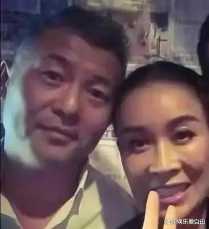 歌手那英与高峰分手后带着儿子嫁给孟桐如今过得怎样了