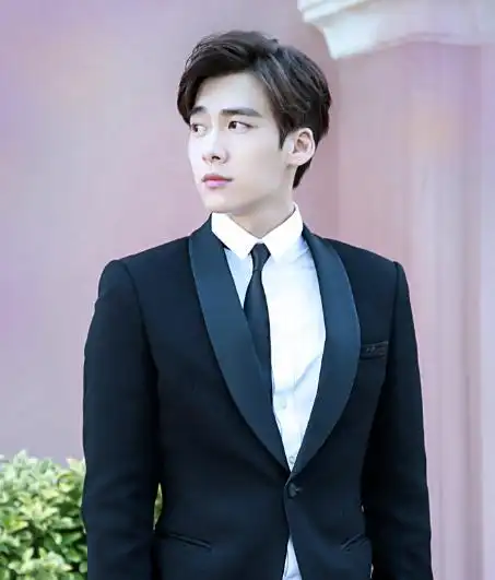 刘学义:都说欢瑞男艺人过30岁会大火,为啥到我这就不行?_腾讯新闻