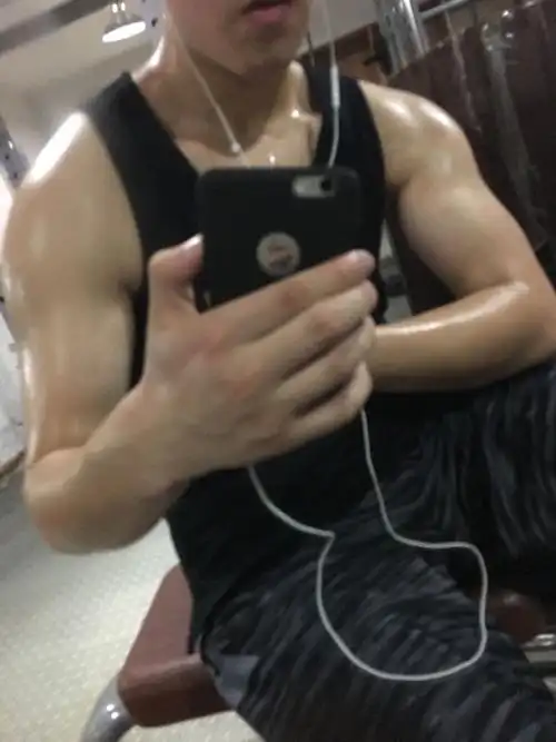 183的身高,160斤的体重,皮脂18%,算胖吗.