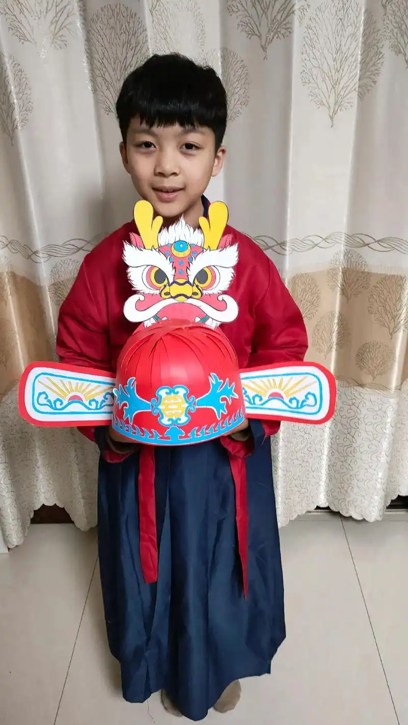 好歹自己想法把龙的图片放在帽子的后边啦7815新学期新开始[鼓掌]