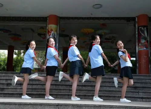 致我的小学时光 (大司巷小学六4班毕业照集锦)