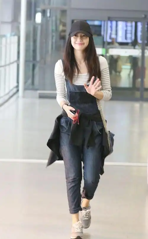 求高圆圆好好穿衣服吧,平时看着太朴素了,这造型和普通人没两样|牛仔