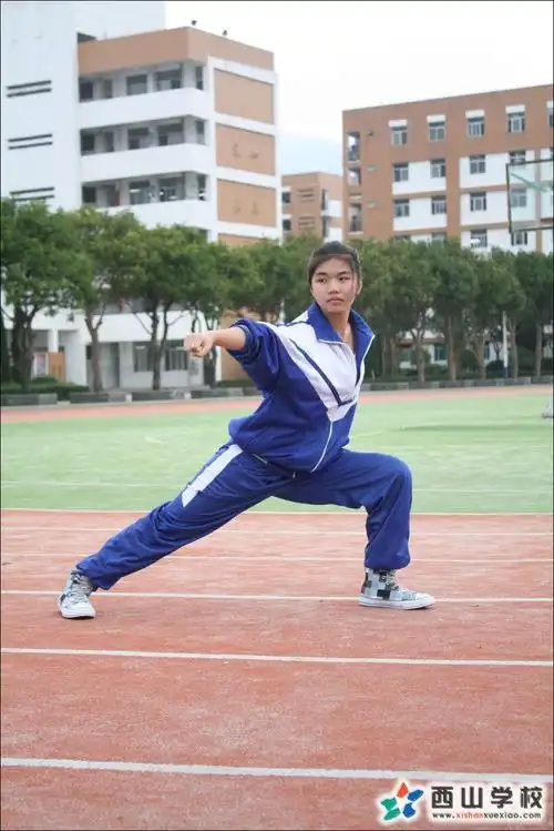 福建西山学校2014年高中部高二12班肖敏婧挂历照