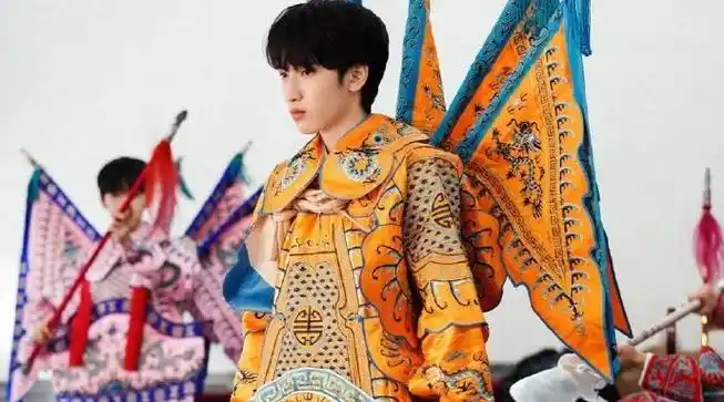 时代少年团戏服造型