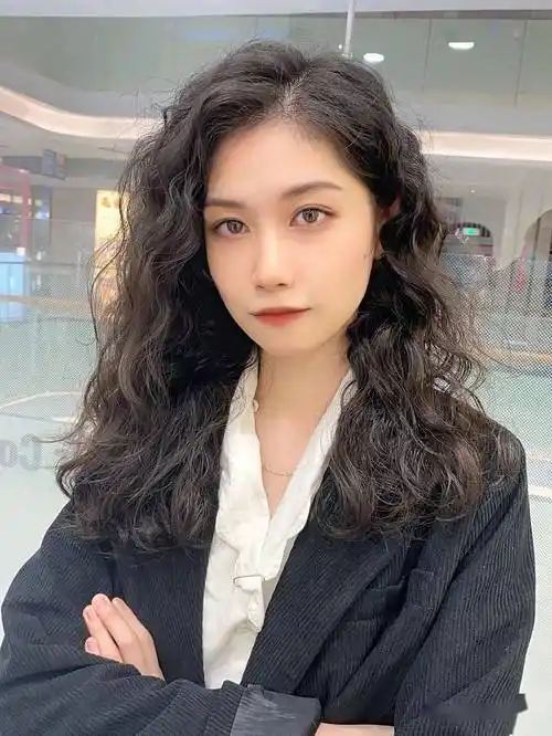 冬天最受欢迎"全头烫",你该烫了!_发型_中国_形象