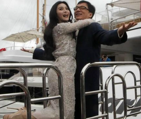 与范冰冰有亲密照的男人图1看他的手图4才是假戏真做