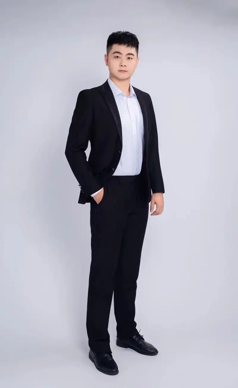 形象照 #西装杀 #男生写真 #职业装  - 抖音