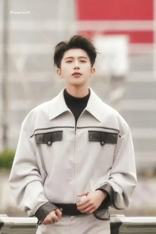 蔡徐坤##蔡徐坤范思哲全球品牌代言人