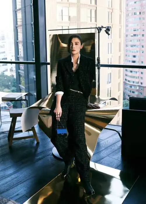 宋佳职场风造型太开挂,基础款穿出ol气质,真是"时尚女魔头"|宋佳|时尚