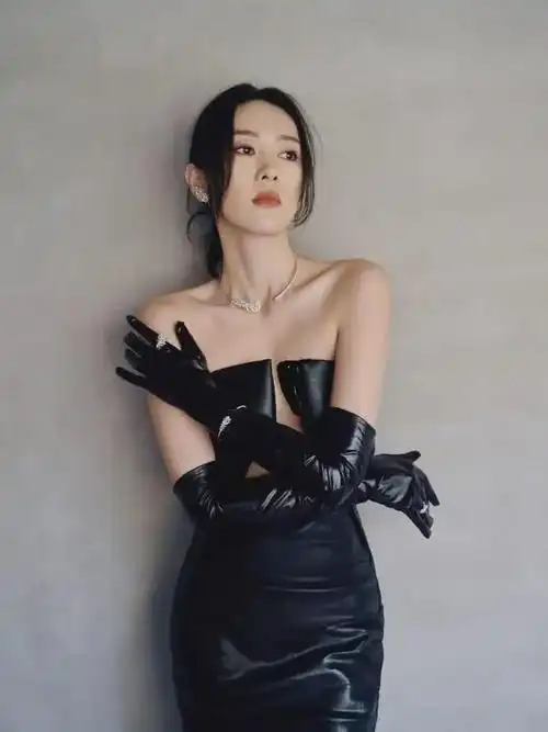 11月3日童瑶参加线下活动引发热议