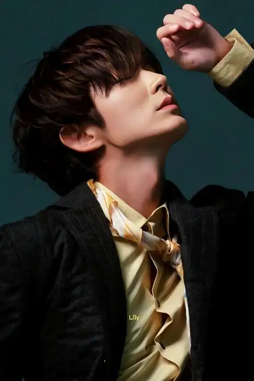 李准基浪漫鲜花写真.