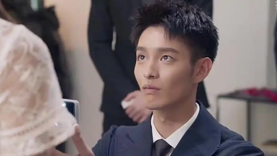 【他在逆光中告白】求婚了,阮念初,我不在乎有没