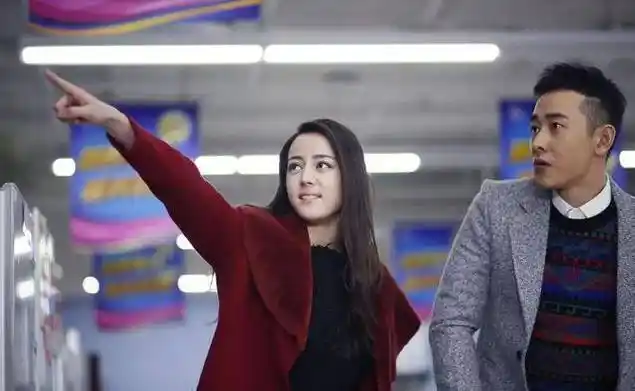 《爱情高级定制》未播先火,黄景瑜热巴颜值太高,预定年度最佳cp_青春