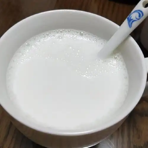热牛奶一杯,宝贝的早餐少不了的.