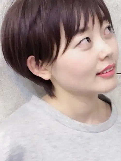 【一款百搭好看又不用打理的短发发型】