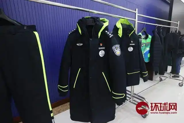 新警服真的配发给一线民辅警了