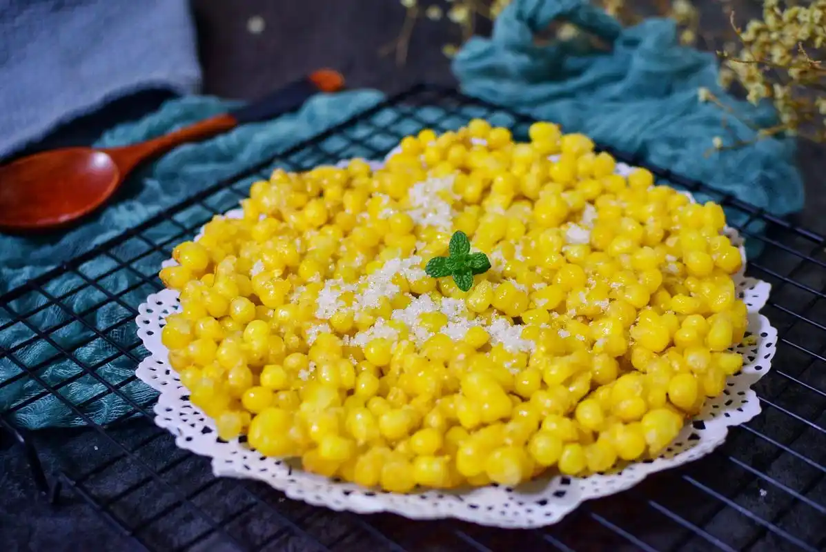 玉米烙,可以说,这是玉米的最好吃的做法,没吃过就太遗憾了!