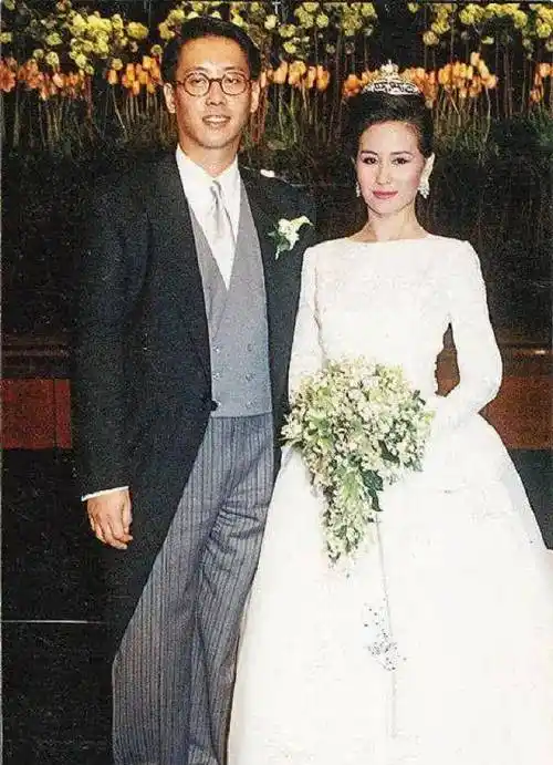 原创许建彤9岁时就身价十亿百套房产如今400亿财产和公司等着继承