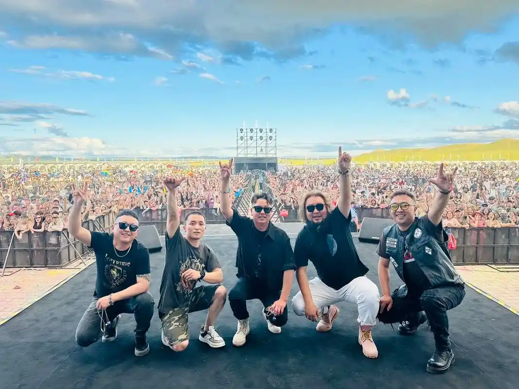 uraal乐队.西乌旗99号公路音乐节越做越大