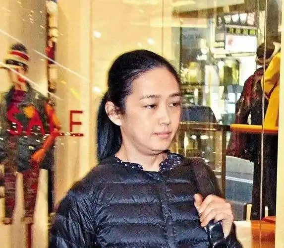 "狠人"朱丽倩:被刘德华藏了多年也不恼,终成"天王嫂"