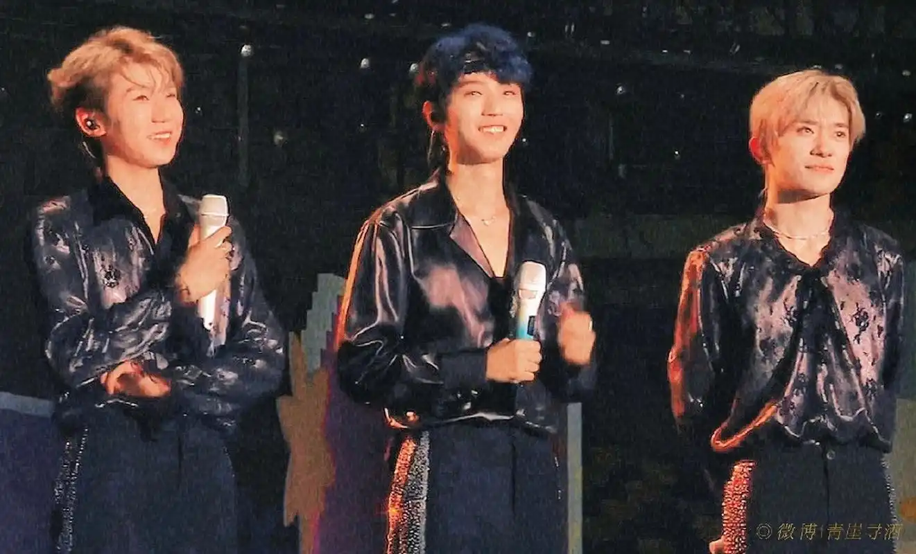 tfboys十年之约演唱会#  这十年的青春好像在这个时间得到了一个符号