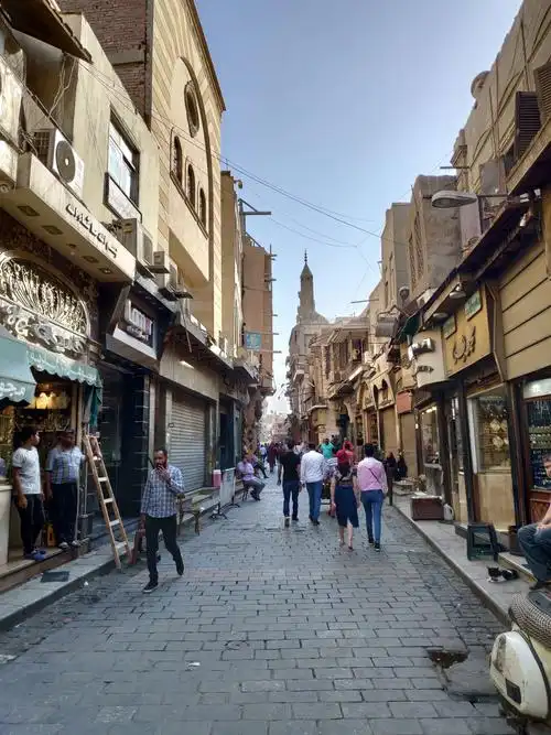 埃及第二大城市亚历山大.亚历山大始于公元前300多年,是一座港口城市.