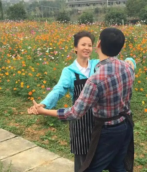 赵越当红时嫁给佟凡恩爱27年未生子如今咋样了