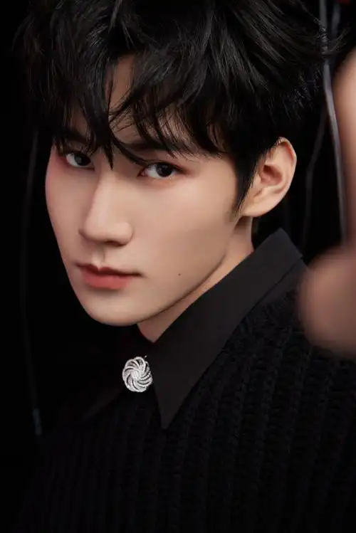 ",all black简直不要太帅啊啊啊啊啊@时代少年团-张真源 672/ 9