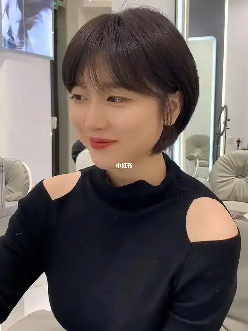 女生短发这样剪也太好看了吧