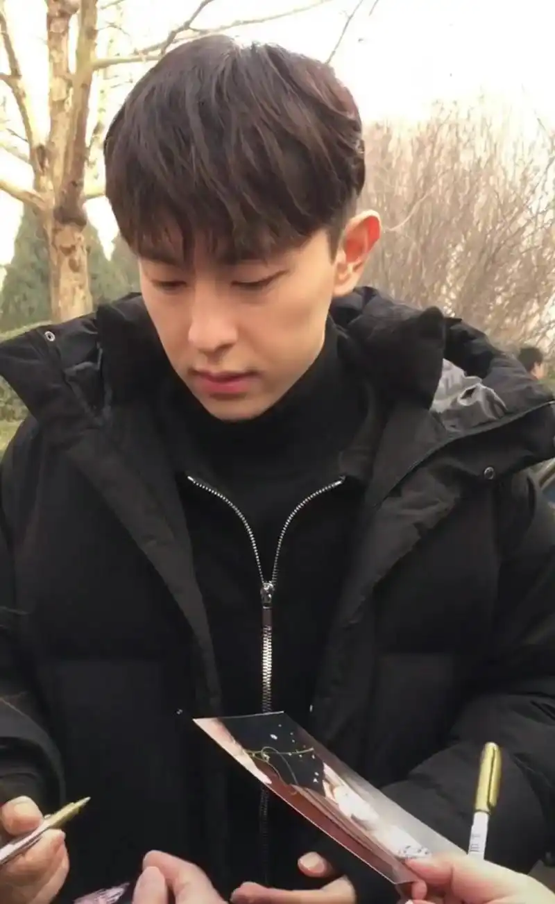 一眼沦陷 #邓伦 #真的超爱这个少年 #只有照片能记录这份 - 抖音