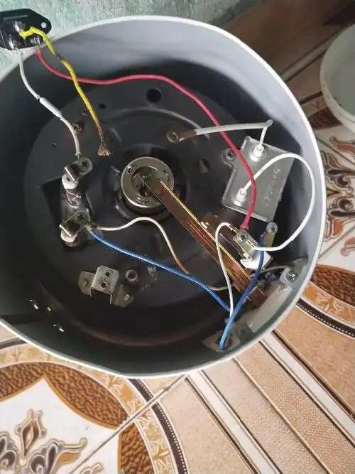 电饭锅拆出来清洗,清洗好了却把线路安装给忘了,懂得安装的大神请指教