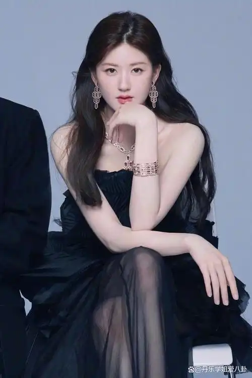 汇总:怎样看待赵露思的颜值?