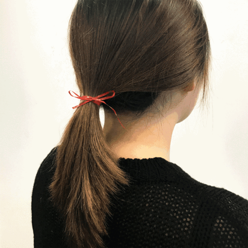 没有橡皮筋扎头发怎么办?随手拿起文具就能扎!