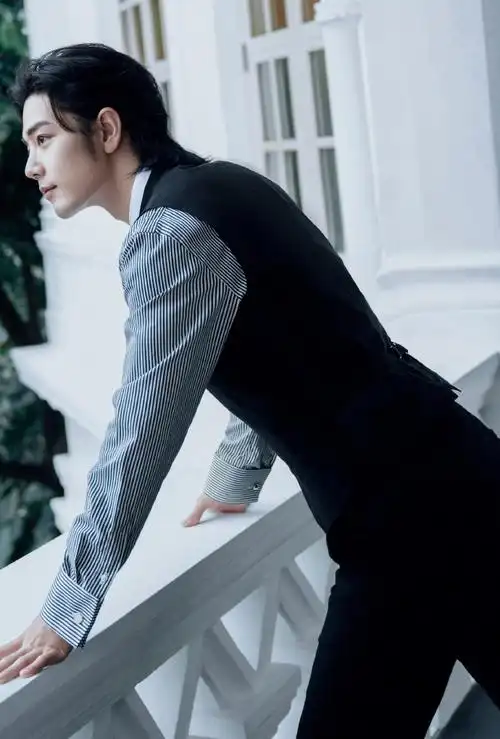肖战条纹衬衫vs黑西装##肖战吸血鬼伯爵