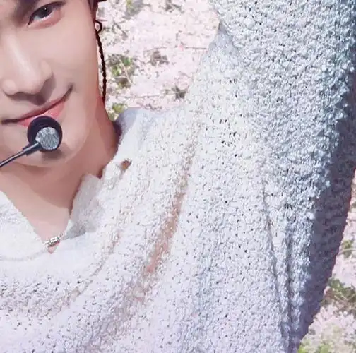 90张艺兴出道十二周年·张艺兴吧线下大屏投放90    从最初的