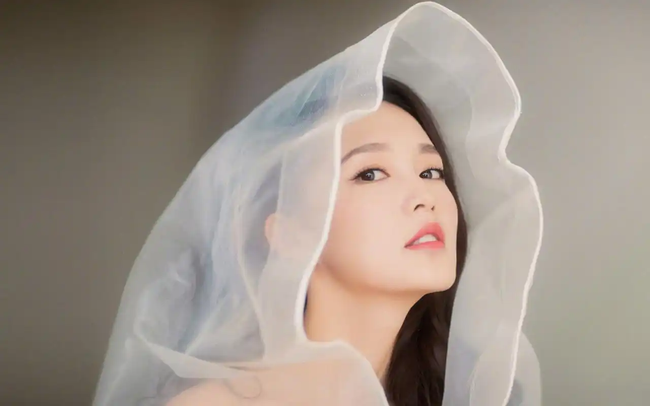 李沁性感迷人唯美写真图片桌面壁纸高清大图预览1920x1200_大陆明星