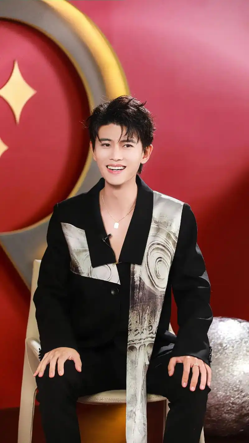 任嘉伦allen#霸总氛围感 #独一无二的你无可替代 #颜 - 抖音