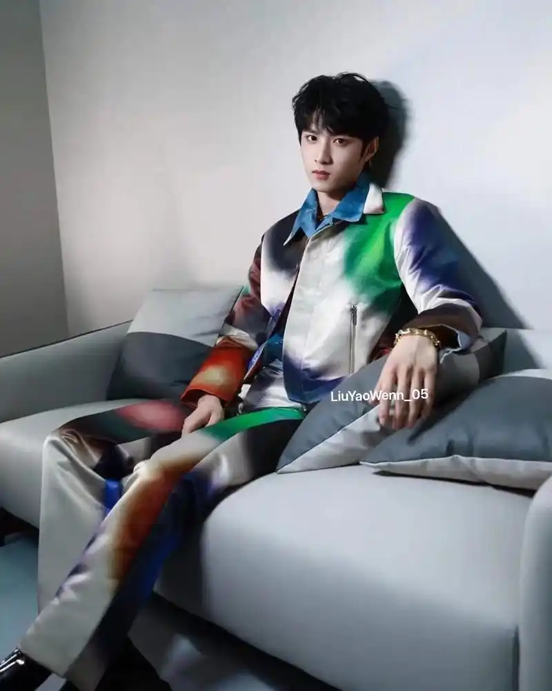 周末愉快.#分享照片 #刘耀文 #颜值 - 抖音