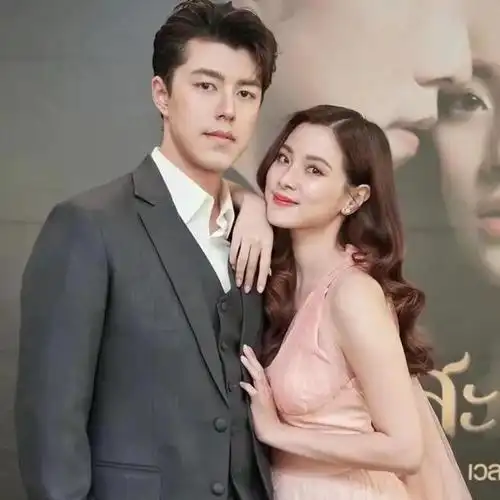 偶像剧照进现实!泰国顶流女星被男演员公开告白,5年友情变爱情